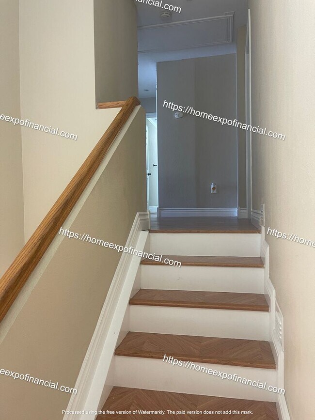 Building Photo - Nice House For Rent