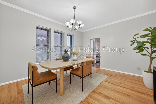 Building Photo - 5559 Pershing Ave