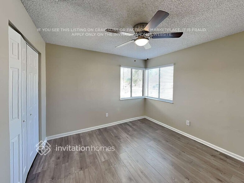 Building Photo - 9664 Carousel Cir S