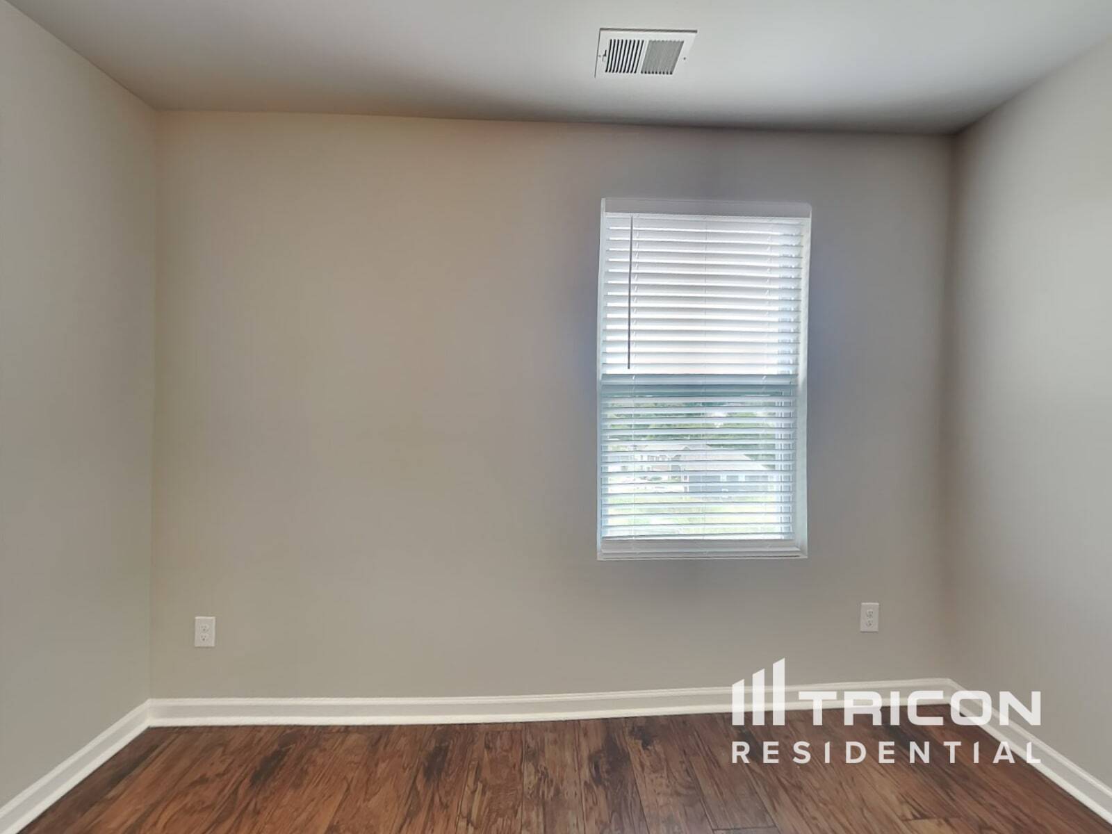 Building Photo - 832 Foxdale Dr