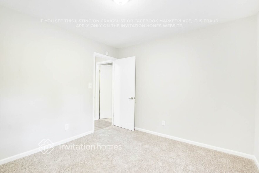 Building Photo - 6395 El Caudillo Ct