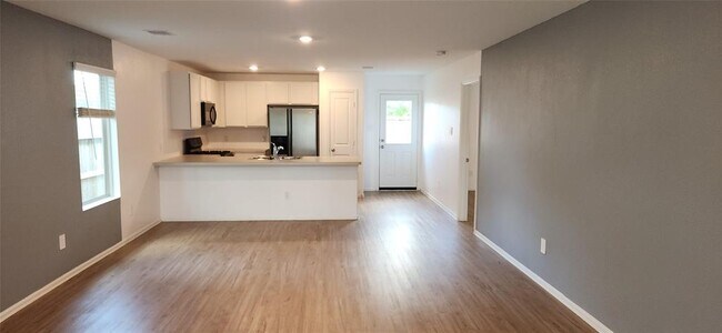 Building Photo - 3783 Solanum Dr