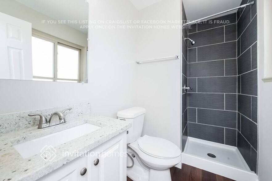 Building Photo - 10976 Jay St