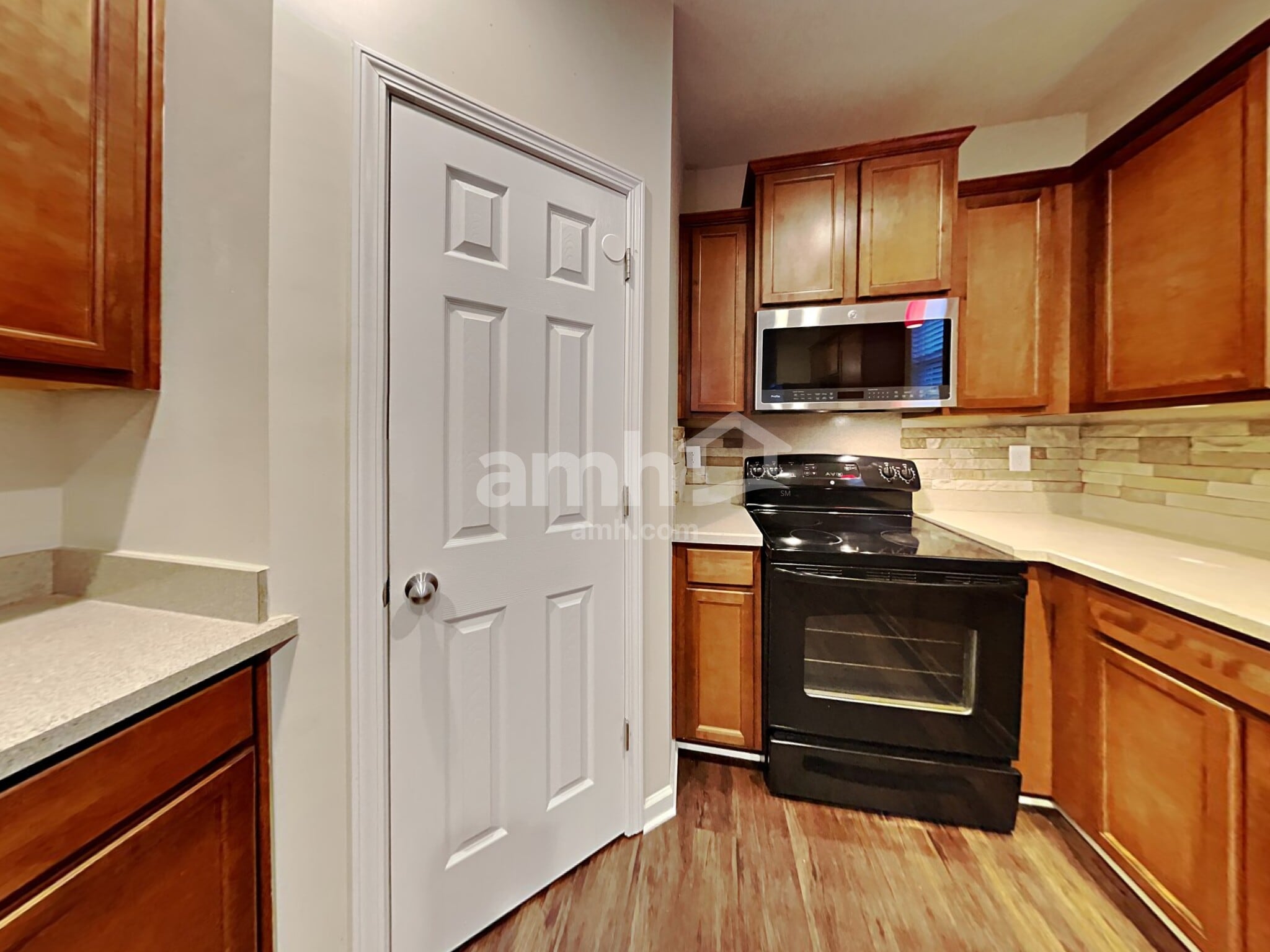 Building Photo - 14910 Green River Dr