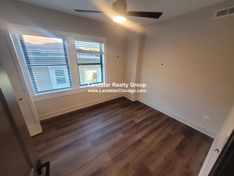 Building Photo - 1241 Chicago Ave