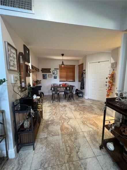 Building Photo - 15549 Miami Lakeway N