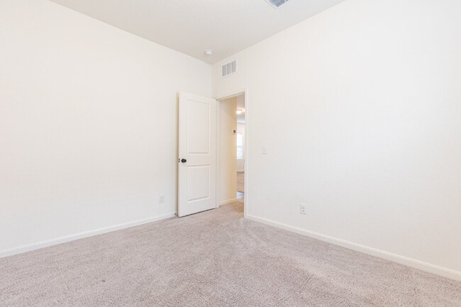 Building Photo - 5631 Pearl Mdw