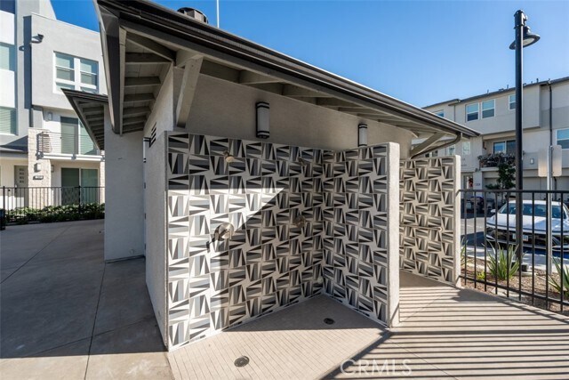 Building Photo - 1415 W Cara Dr