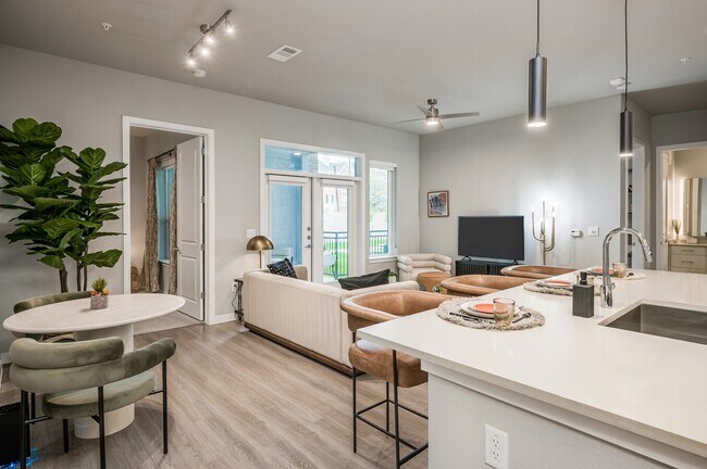 Building Photo - Live the Lifestyle You Deserve 1/1!