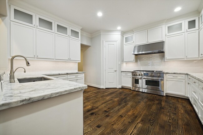 Building Photo - 6008 Park Cir Dr