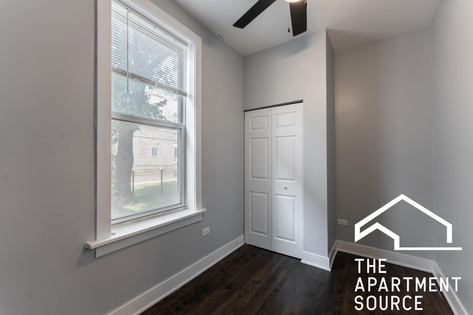 Building Photo - 1922 N Wilmot Ave