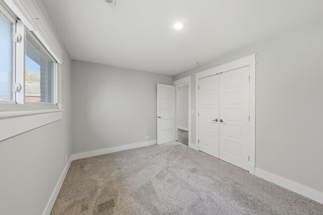 Building Photo - 3310 Plateau Pl