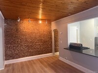 Building Photo - 572 Warburton Ave