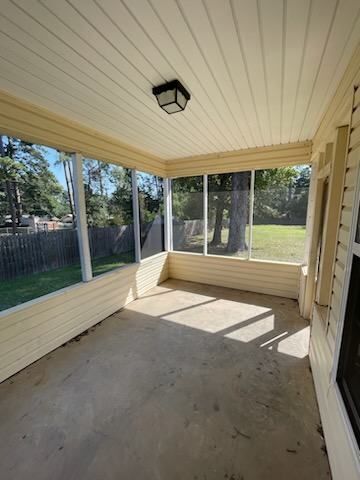 Building Photo - This spacious 3-bedroom, 2-bathroom home j...