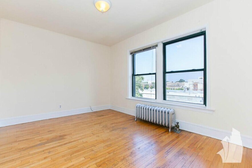 Building Photo - 2330 N Spaulding Ave