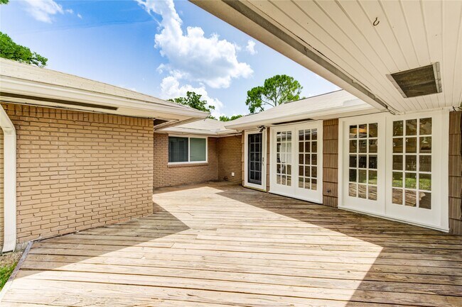 Building Photo - 3402 Gannett St