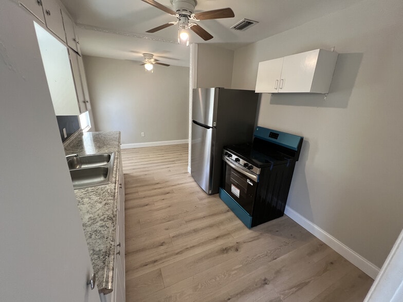 Building Photo - 1622 N J St