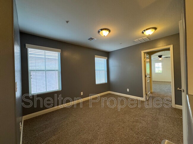 Building Photo - 20901 W Maiden Ln