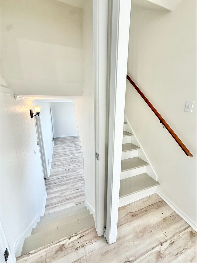 Building Photo - Brookside Beauty