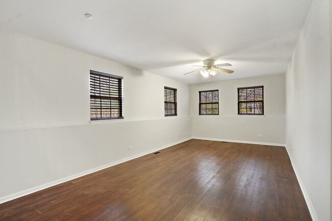 Building Photo - 667 Prestwick Ln