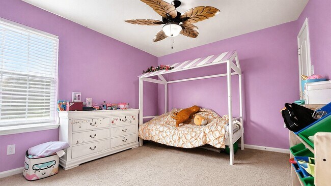Building Photo - 17430 Cedar Rock Dr