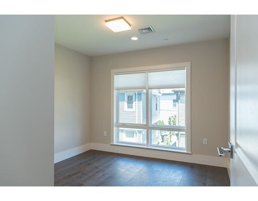 Building Photo - 218 Market St