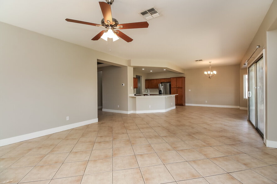 Building Photo - 21264 E Twin Acres Dr