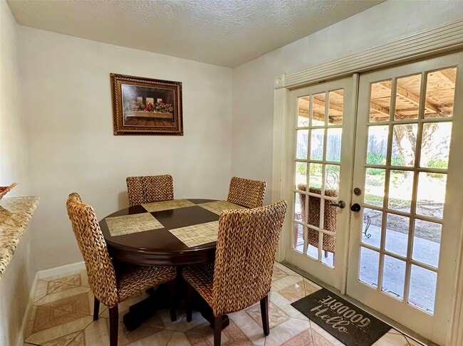 Building Photo - 7810 Kellwood Dr