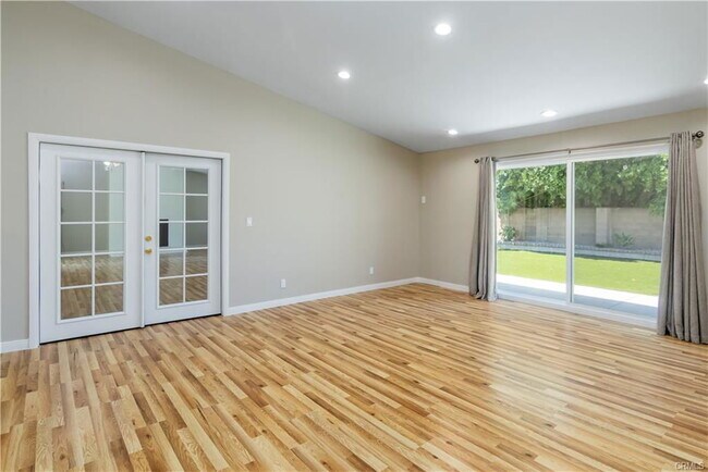 Building Photo - 10611 Jordan Ave