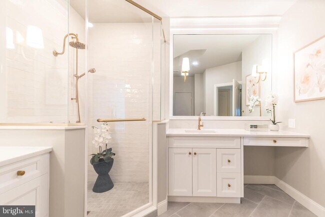 Building Photo - 5812 Hickory Hollow Ln