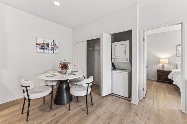 Building Photo - Spacious Upgraded Lower Level Condo in Marina Bay HOA....