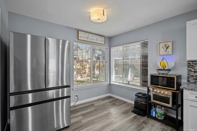 Building Photo - 9322 Charleston Ln