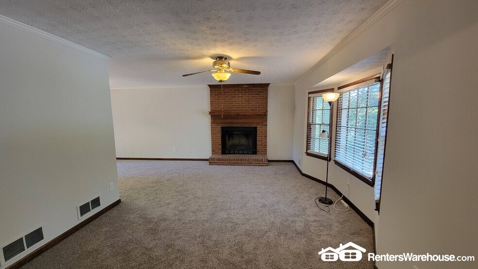 Building Photo - 2532 Mistletoe Ln SW