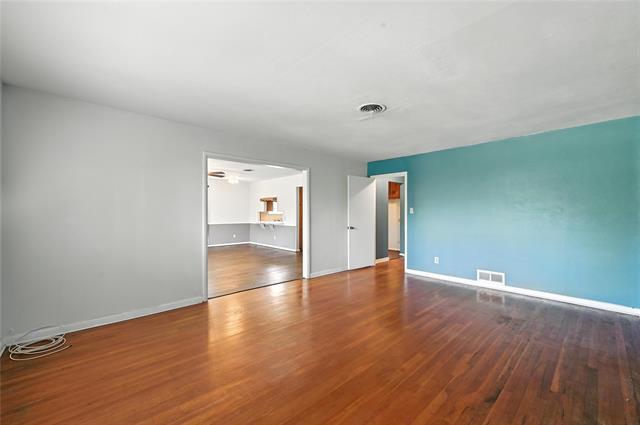 Building Photo - 1502 Westcrest Dr