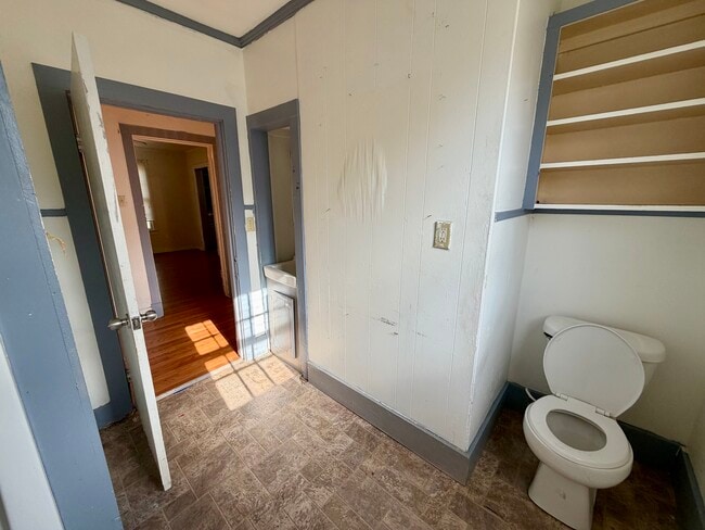 Building Photo - 1401 12th Ave N