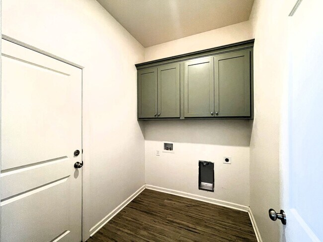 Building Photo - Contemporary Charm: Exceptional Home with ...