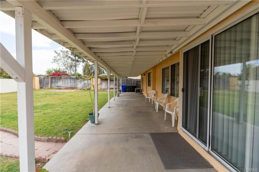 Building Photo - 443 S Tamarisk Ave