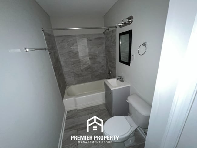 Building Photo - 5246 Millbranch Rd