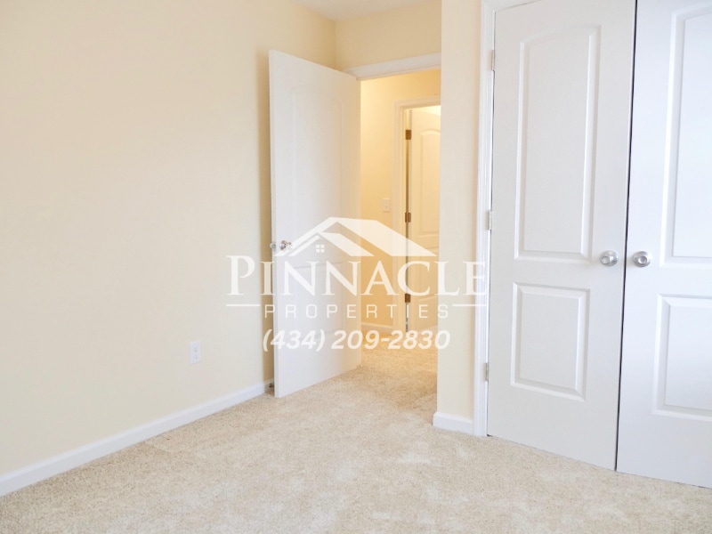 Building Photo - 747 Old Graves Mill Rd