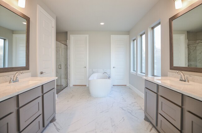 Building Photo - 7610 Blue Finch Ln