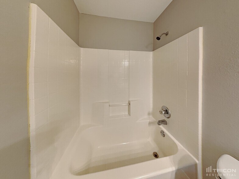 Building Photo - 409 Autumn Trail
