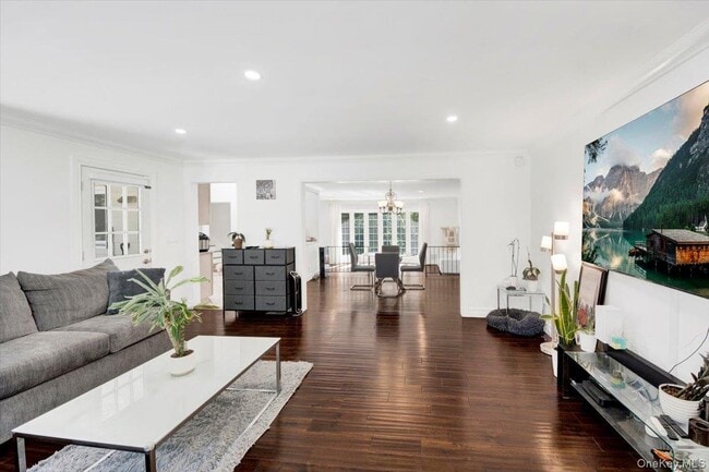 Primary Photo - 270 Victory Blvd