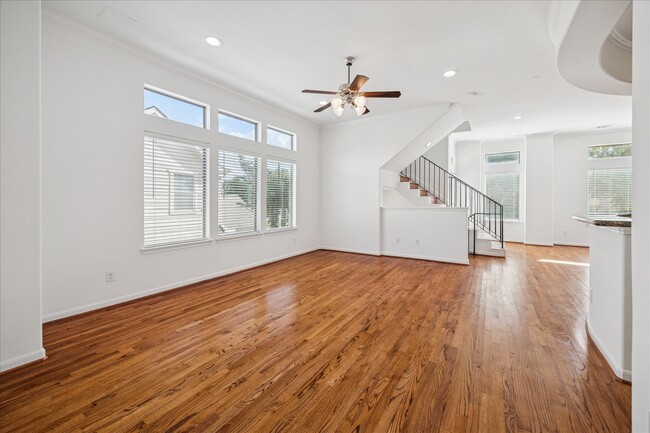 Building Photo - 5210 Petty St