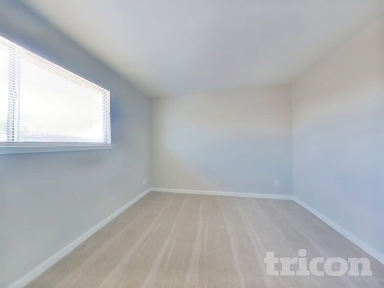 Building Photo - 207 Roger St