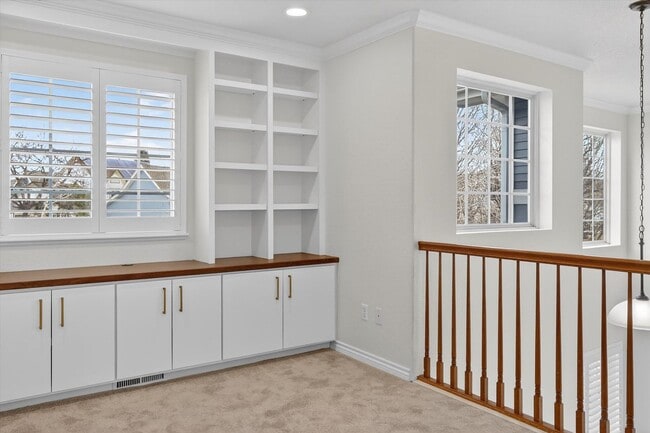 Building Photo - Stunning 5-BD 4-BA Outlook Home with Flatirons Views & Finished Basement