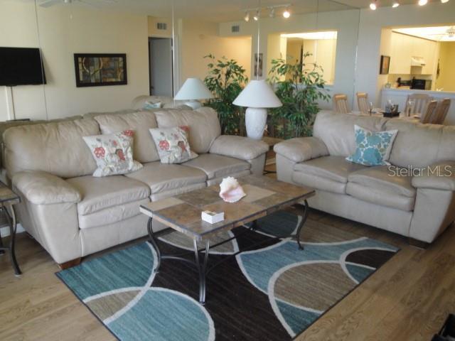 Building Photo - 6061 Bahia Del Mar Cir N