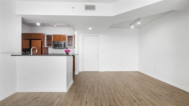 Building Photo - 18800 NE 29th Ave