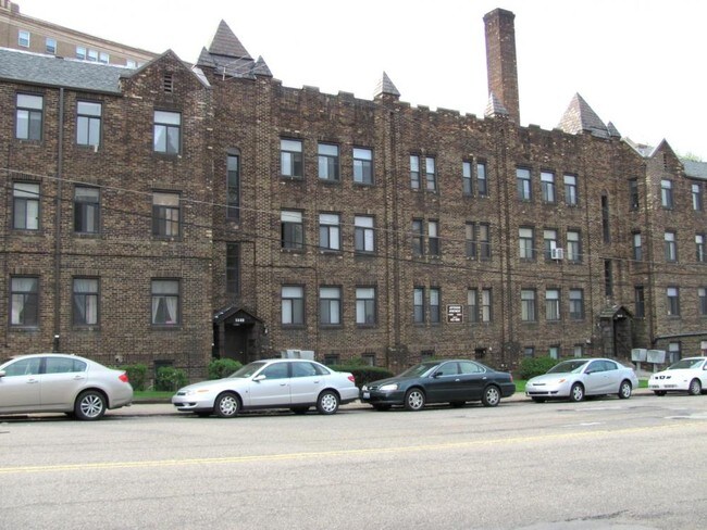 Primary Photo - 5660 Forward Ave