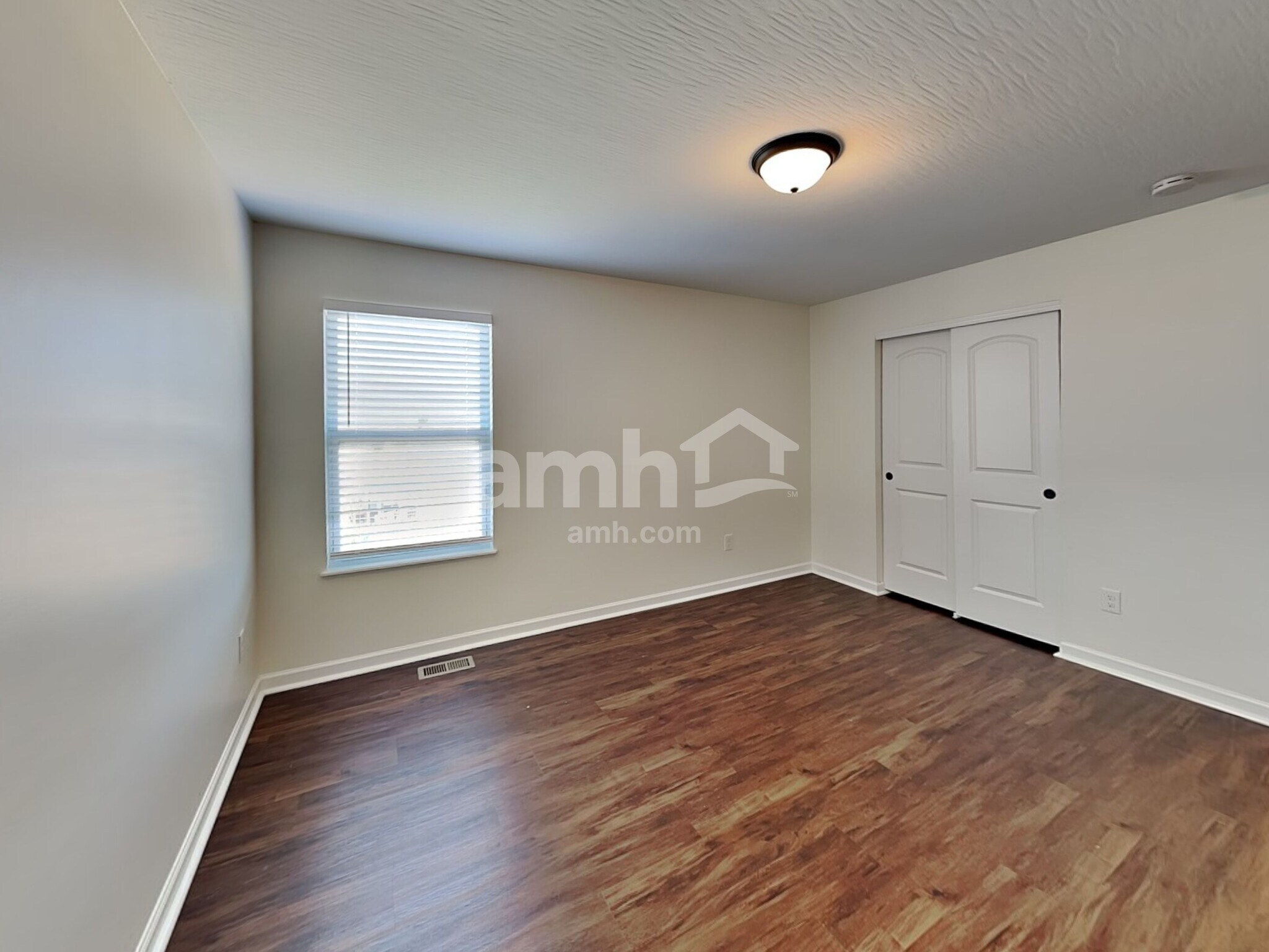 Building Photo - 206 Honey Locust Ln
