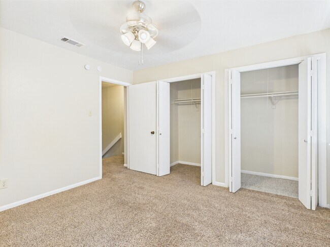 Building Photo - 704 San Pedro Dr